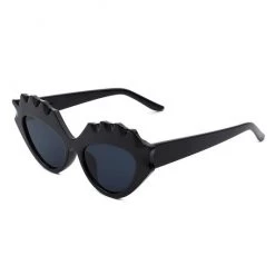 Cramilo Eyewear ACCESSORIES Retro "Eyelash" Cat Eye Sunglasses - Black