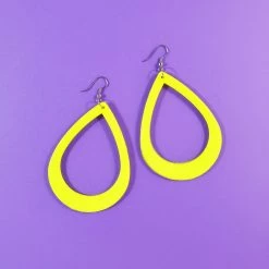 Flashback & Freedom Plastic Teardrop Dangle Hoop Earrings In Yellow ACCESSORIES