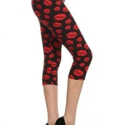 Red Ribbon Lipstick Kiss Print Capri Leggings - Plus