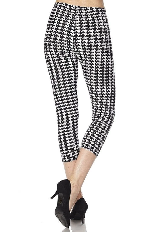 2NE1 Apparel Black & White Houndstooth Capri Leggings - Plus 6 2NE1 Apparel Black & White Houndstooth Capri Leggings - Plus