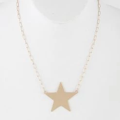 H & D Accessories Metal Star Pendant Necklace In Gold
