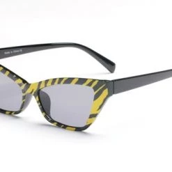 Cramilo Eyewear Tiger Print Cat Eye Sunglasses - Yellow
